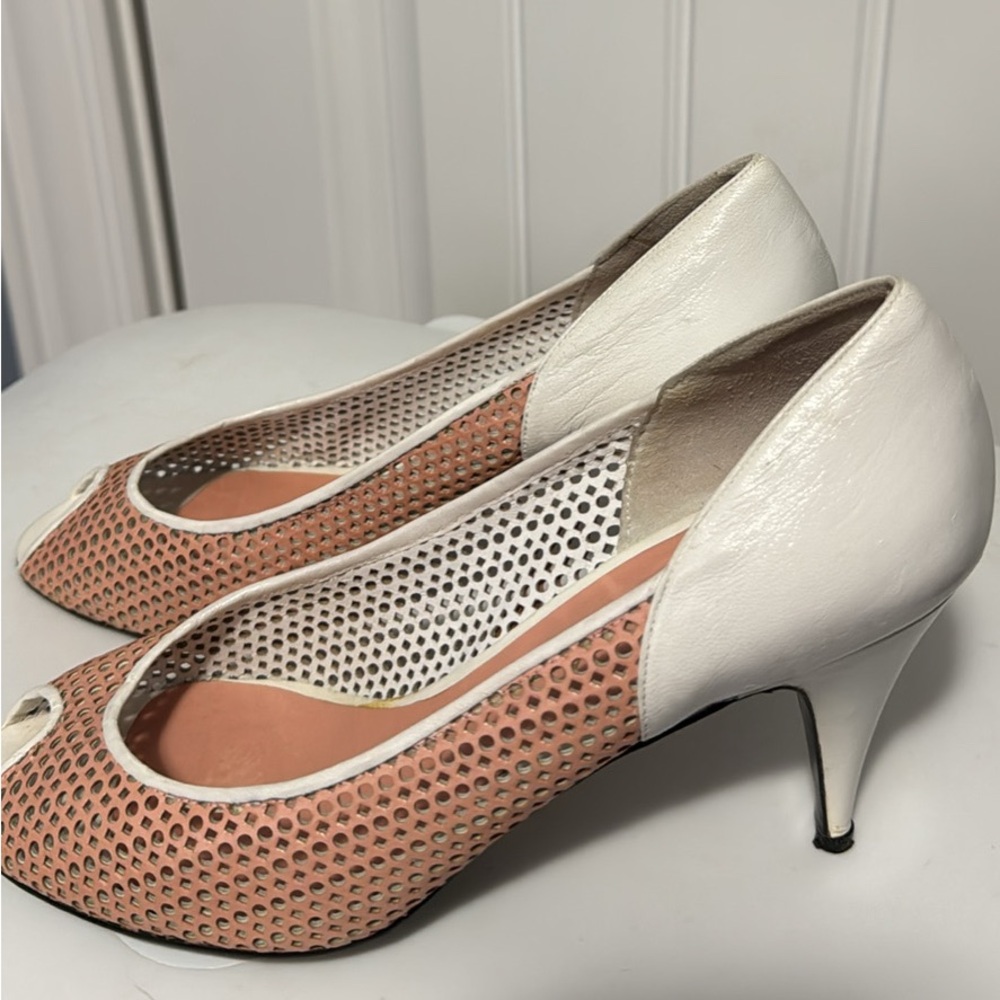 Varda White and Peach Women's peep-toe Heels